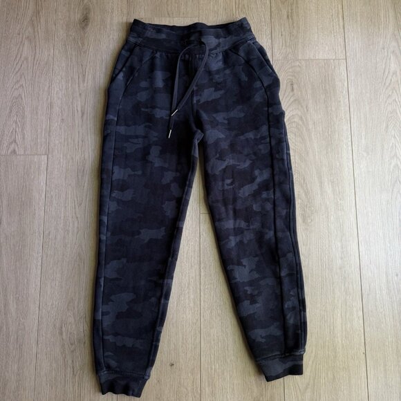 Lululemon Women's Jogger 28" Luxtreme, Black Camouflage Size 4 - Picture 1 of 8